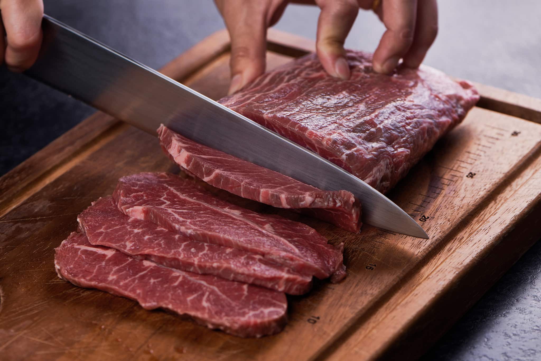 Мясо свинину можно есть. Мясо говядина. Готовка мяса.